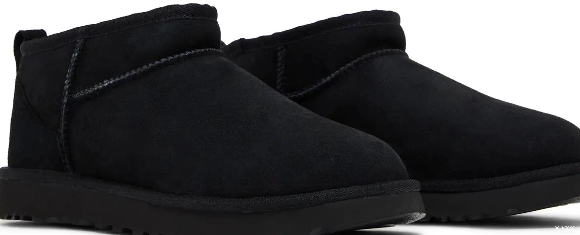 Black Ultra Classic UGG Mini W 0821